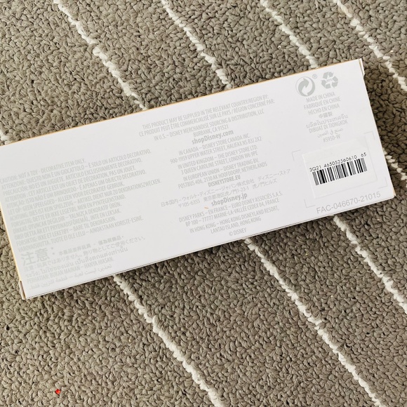 Disney - It's a Small World Collectible Key, Special Edition, Brand New! - Picture 2 of 2